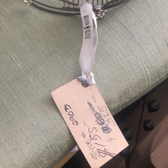 Vintage tiara so unique brand Erin cole - Picture 2 of 5